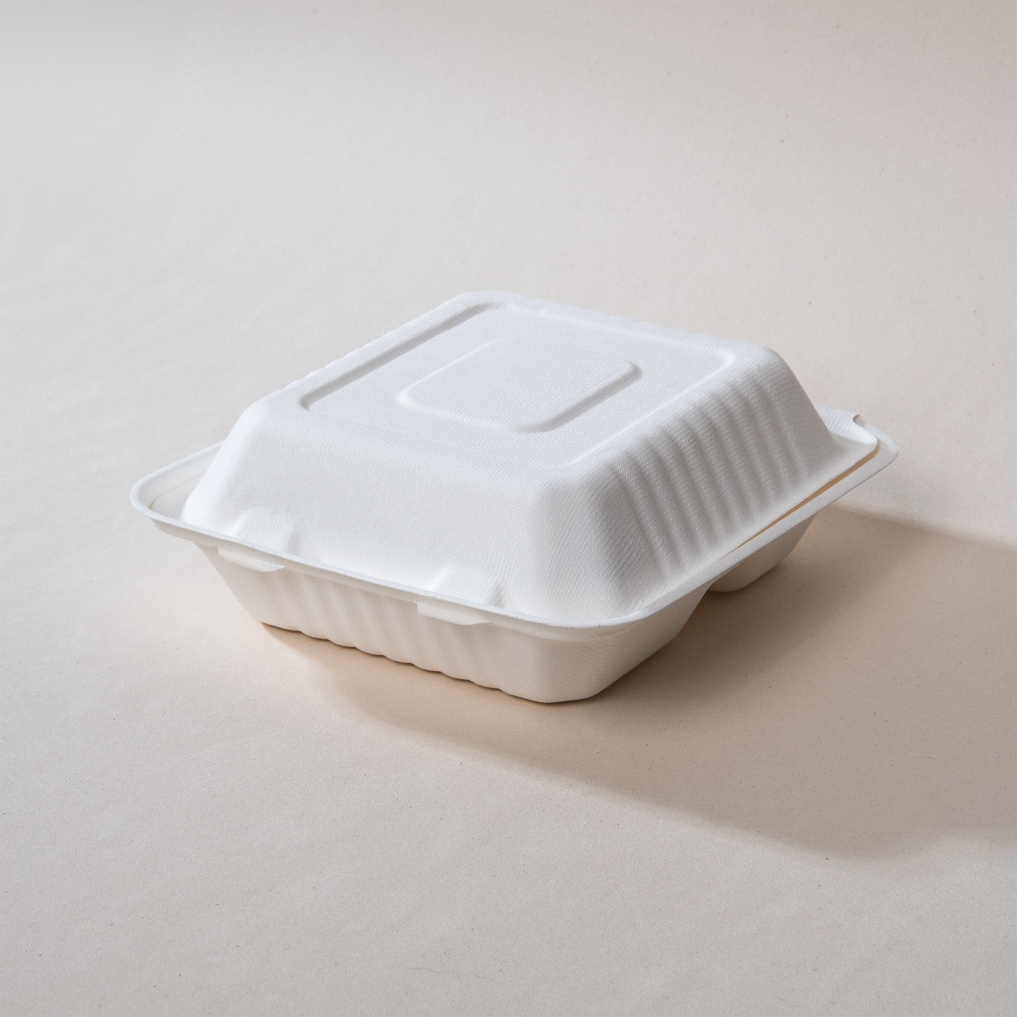 Contenedor Almeja 3 Divisiones 8x8 de Bagazo de Caña con 200 Pzs