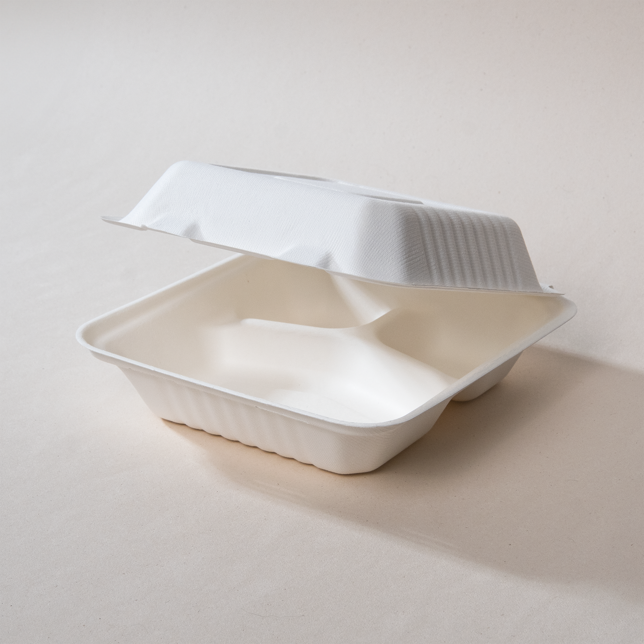 Contenedor Almeja 3 Divisiones 8x8 de Bagazo de Caña con 200 Pzs