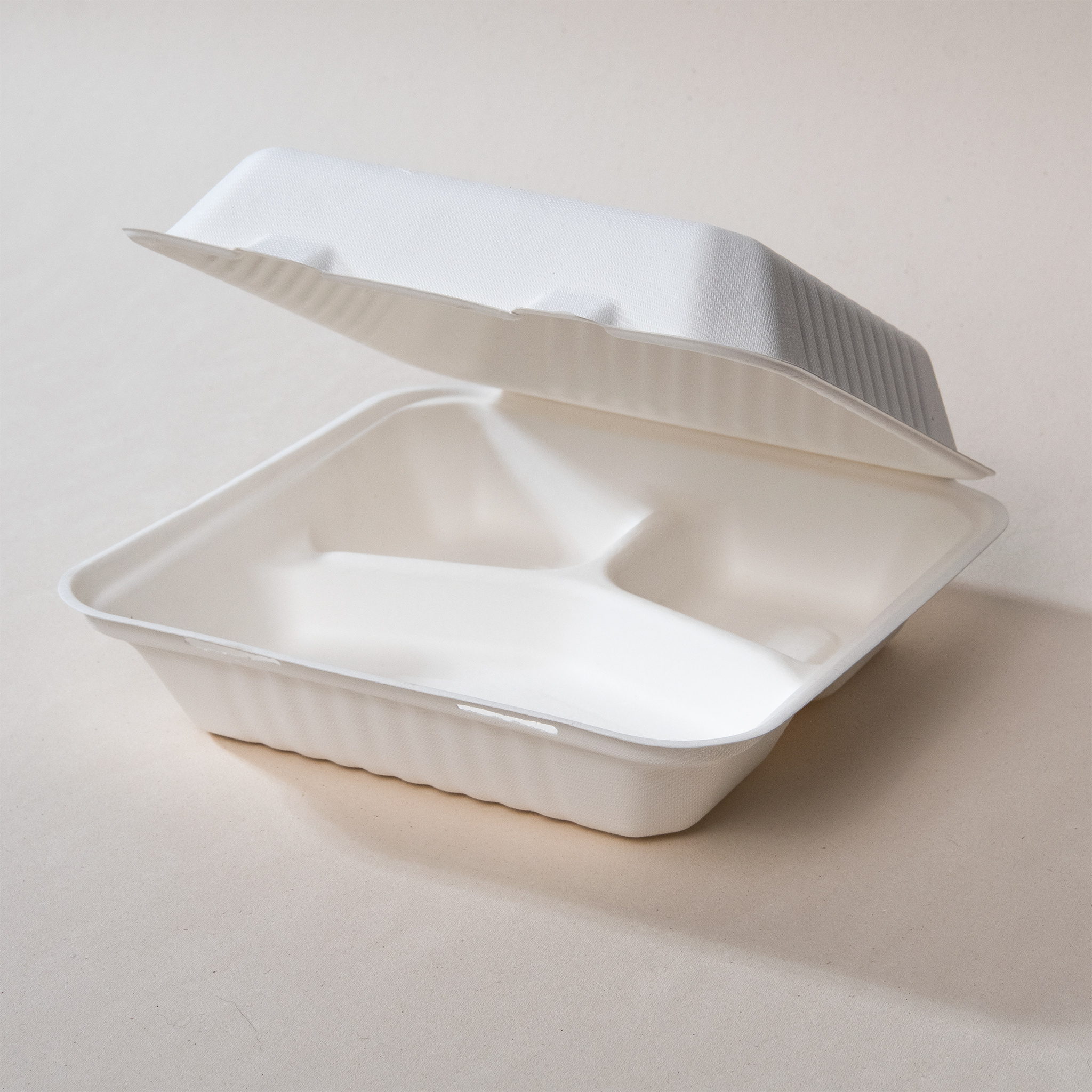 Contenedor Almeja 3 Divisiones 9x9 de Bagazo de Caña con 200 Pzs