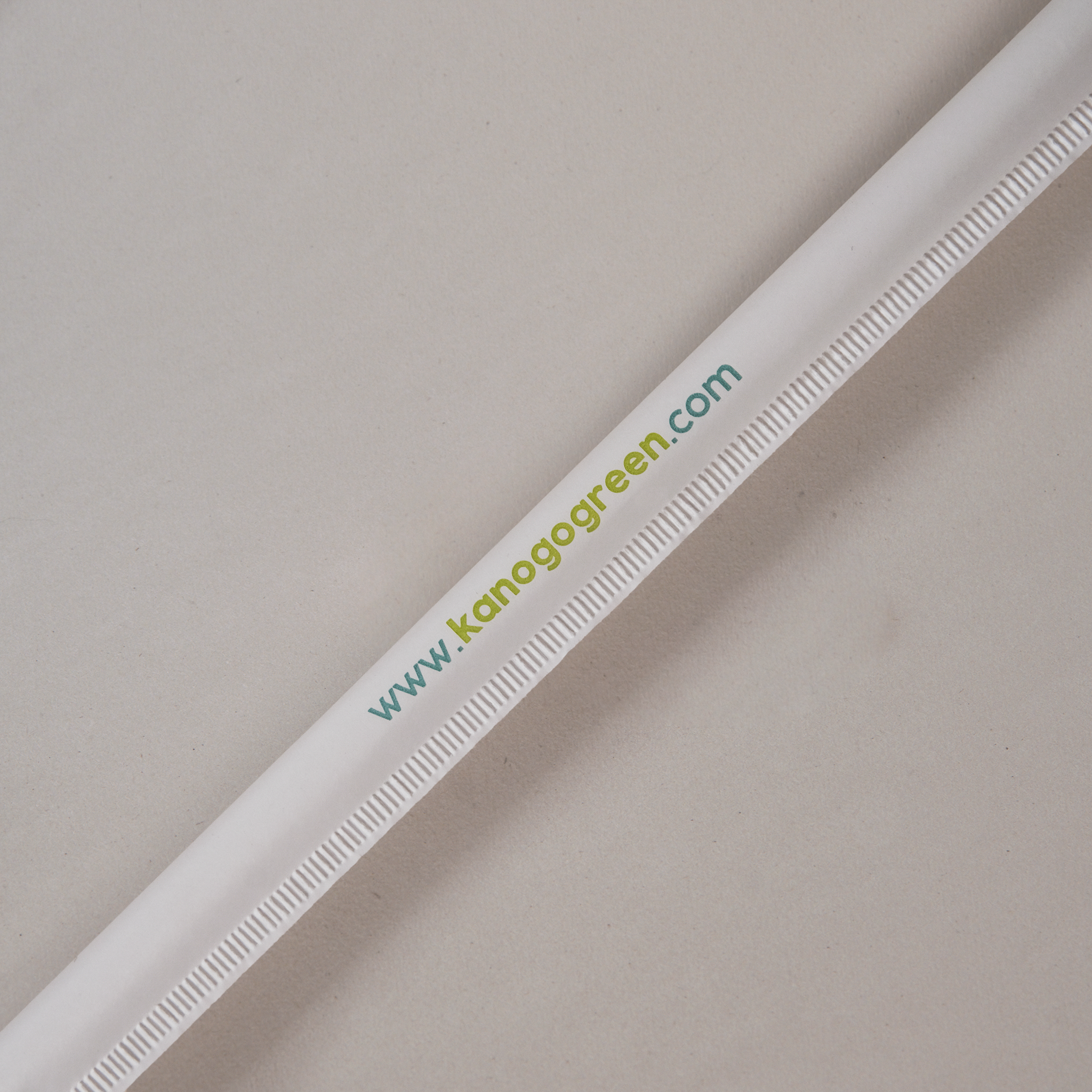 Popote de CPLA de 21 cm con Estuche de Papel con 2000 Pzs